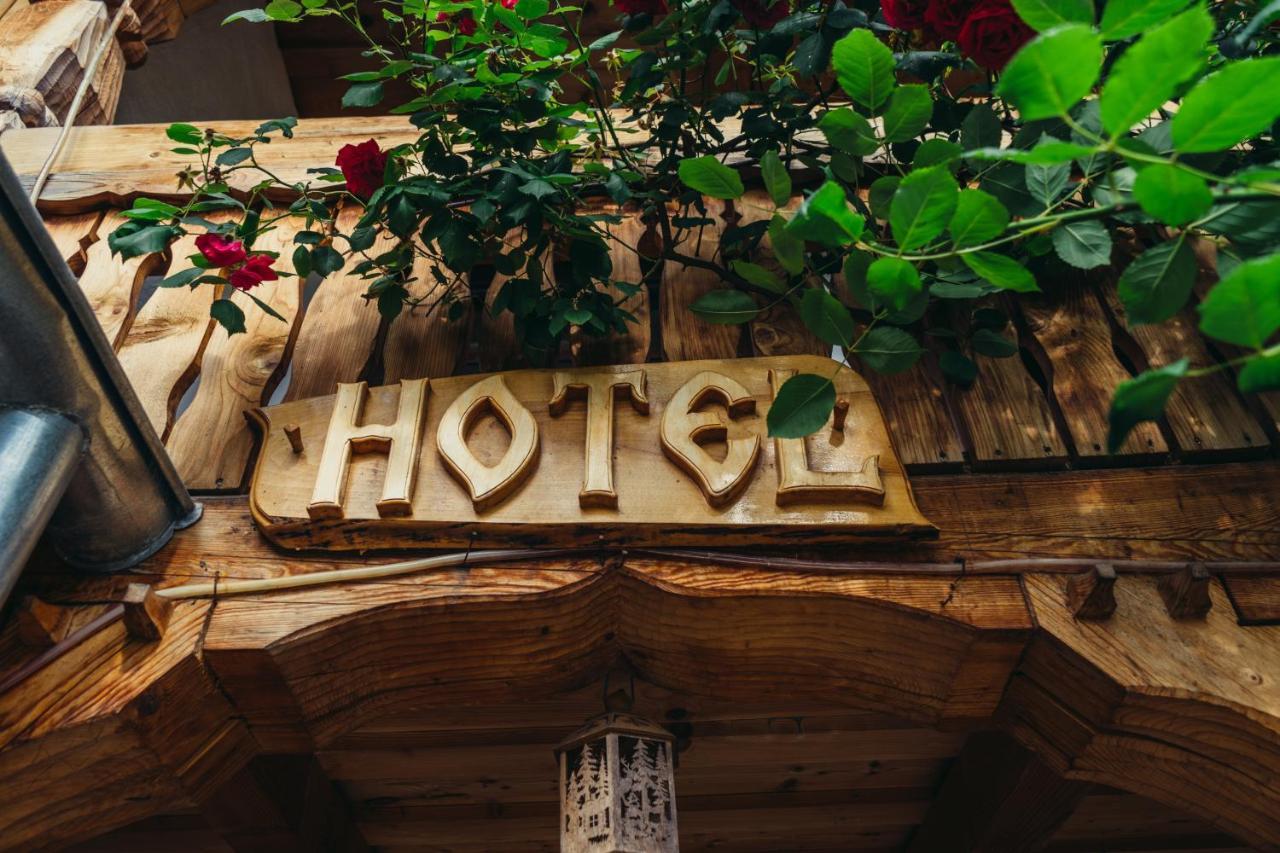 Conacul Drahneilor Hotel Ruscova Ngoại thất bức ảnh