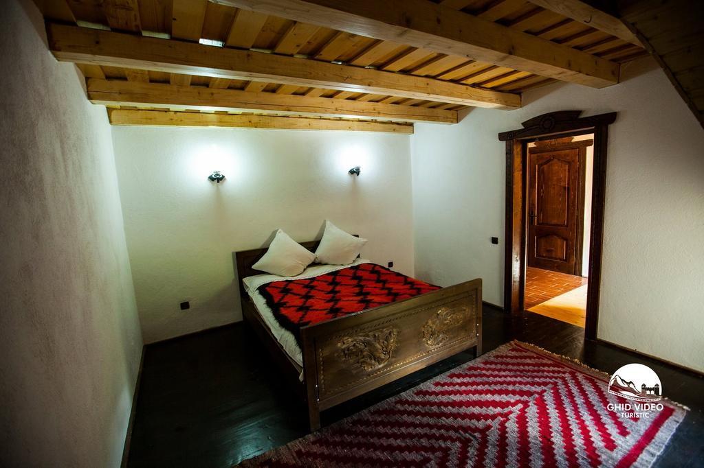 Conacul Drahneilor Hotel Ruscova Phòng bức ảnh